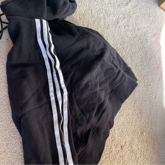 black Adidas sweater size xs - Picture 4 of 6